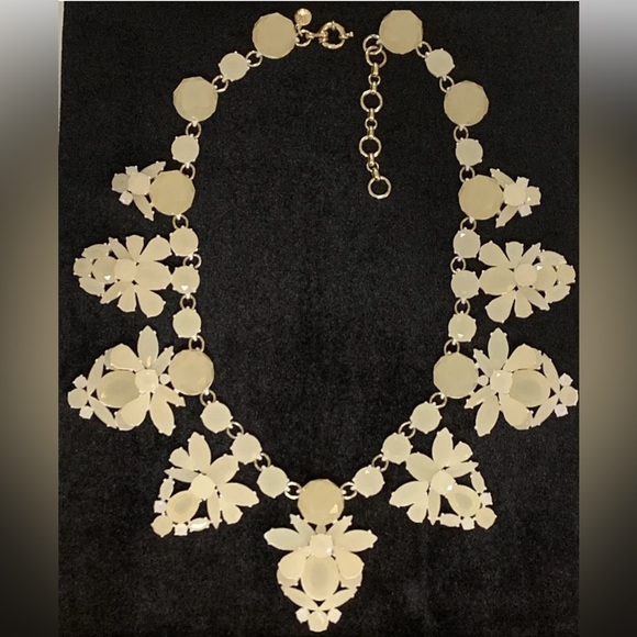 J. CREW Misty Faux Stone Statement Bib Gold Tone Necklace 20" - Picture 2 of 13